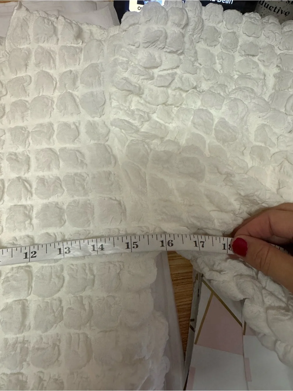 Eri + Ali Textured Puff-Sleeve Top White Textured Bubble Smocked Fitted Size S